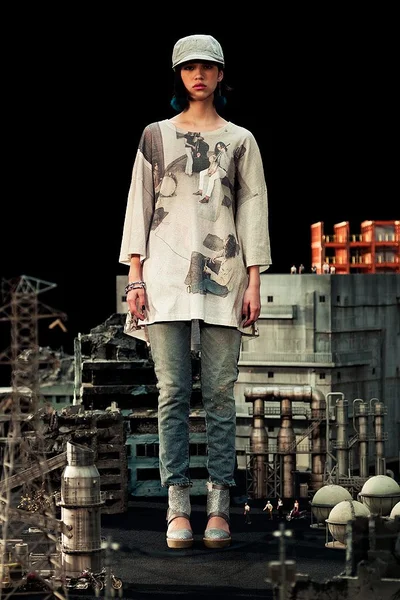 Look 18
